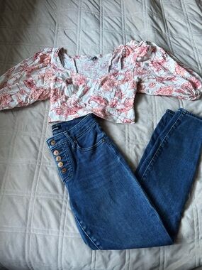 Express Curvy Skinny Mid Rise jeans & puffy sleeve top